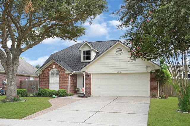 2814 Rolling Fog Drive, Friendswood, TX 77546