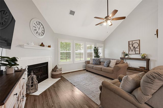 2814 Rolling Fog Drive, Friendswood, TX 77546