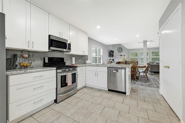 2814 Rolling Fog Drive, Friendswood, TX 77546