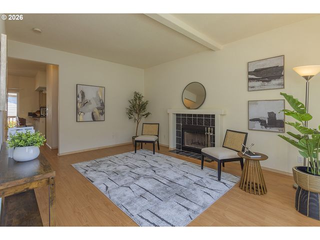 11595 Se SPRINGCREST Dr, Clackamas, OR 97015