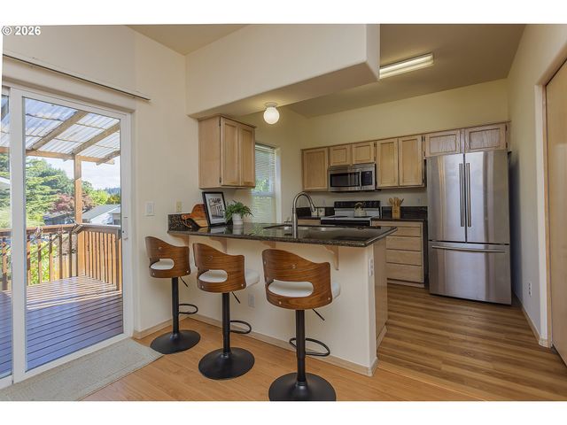 11595 Se SPRINGCREST Dr, Clackamas, OR 97015