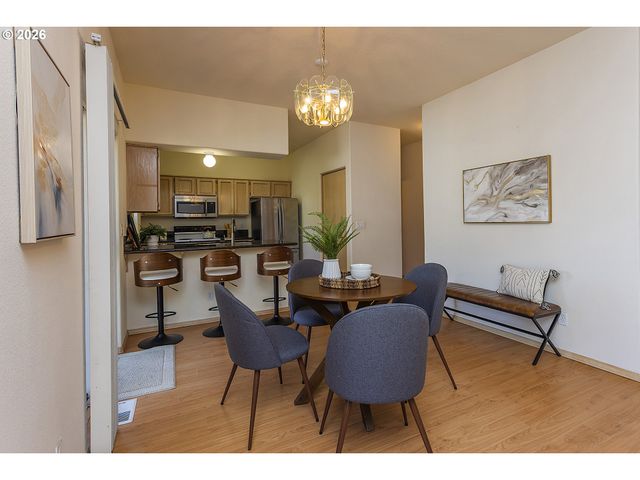 11595 Se SPRINGCREST Dr, Clackamas, OR 97015