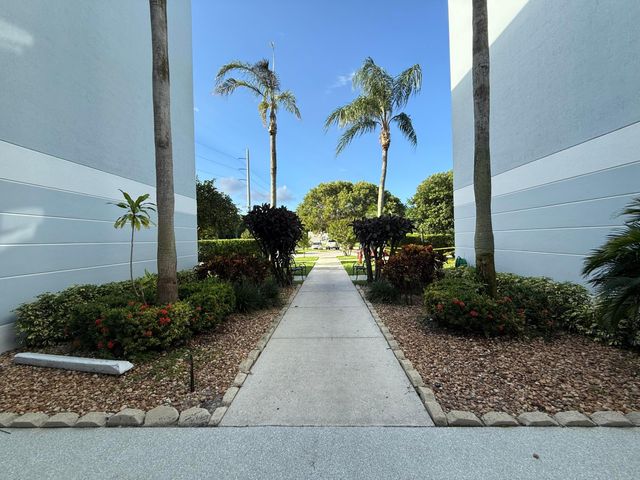 5962 Morningstar Circle 306, Delray Beach, FL 33484