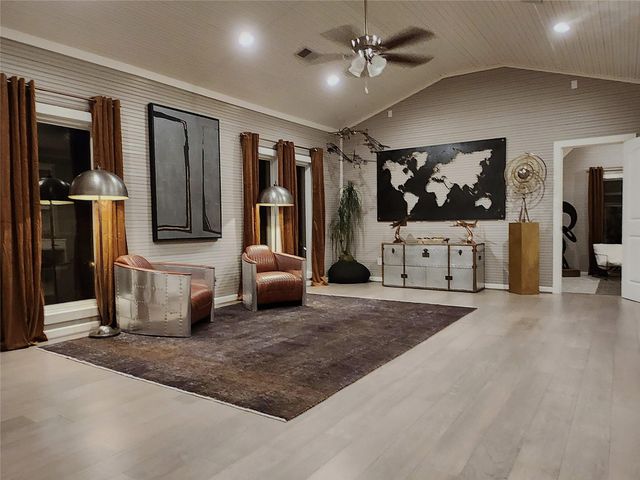 38 Fairway Park, Montgomery, TX 77356
