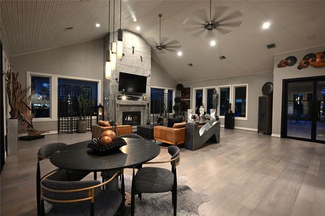 38 Fairway Park, Montgomery, TX 77356
