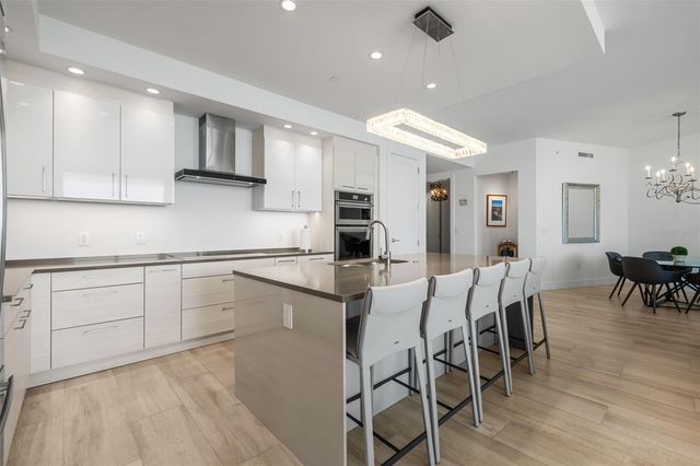 1155 N GULFSTREAM AVENUE 802, Sarasota, FL 34236