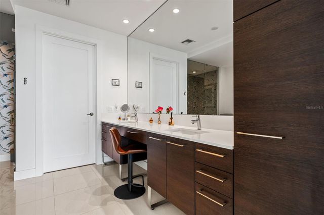 1155 N GULFSTREAM AVENUE 802, Sarasota, FL 34236