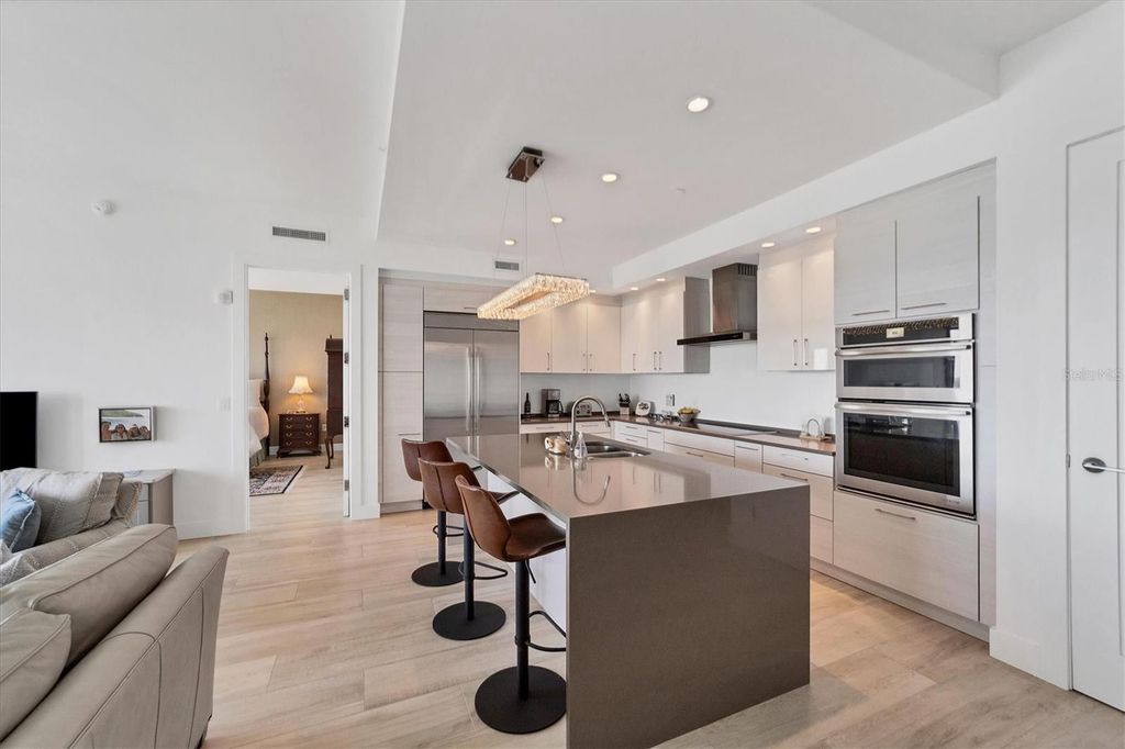 Image 12 of property listing at 1155 N GULFSTREAM AVENUE 802, Sarasota, FL 34236