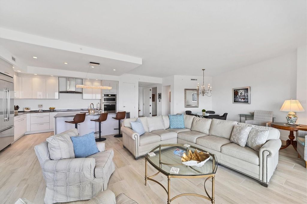 Image 15 of property listing at 1155 N GULFSTREAM AVENUE 802, Sarasota, FL 34236