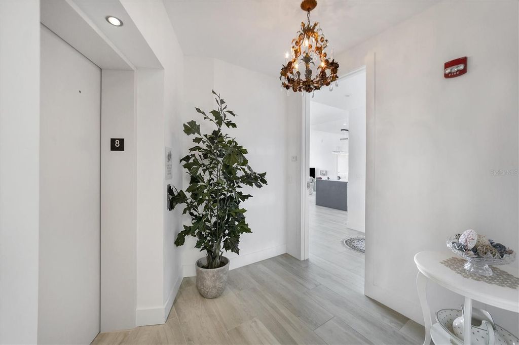 Image 3 of property listing at 1155 N GULFSTREAM AVENUE 802, Sarasota, FL 34236