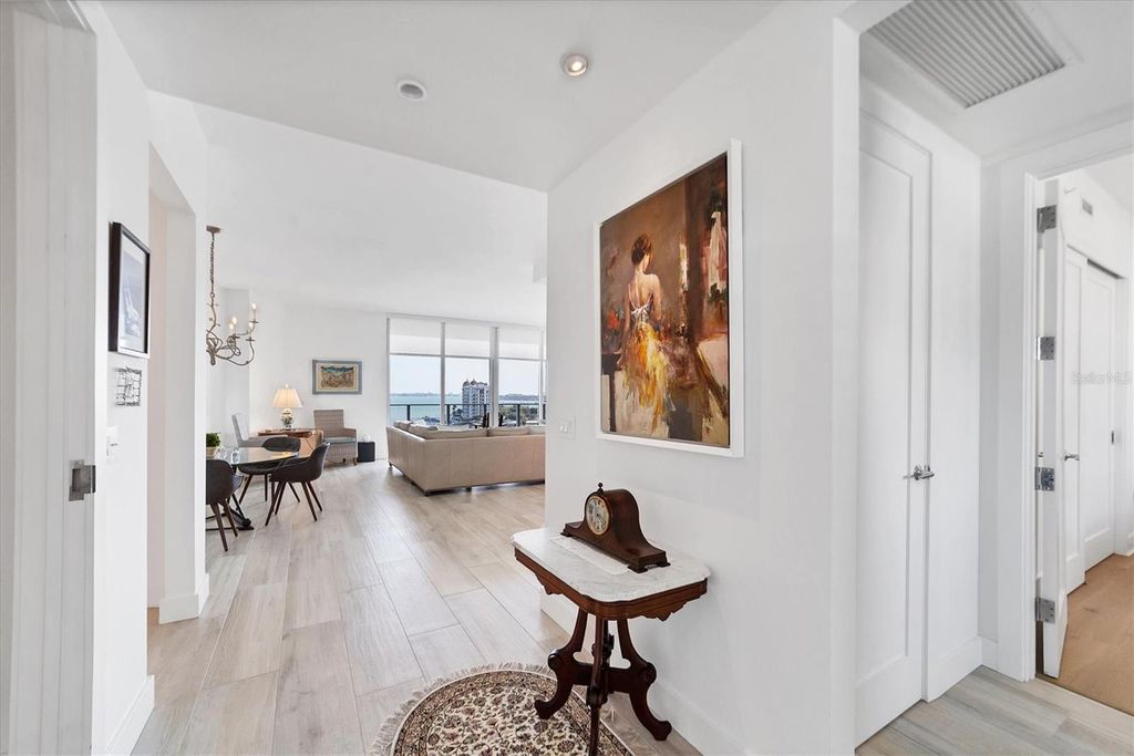 Image 4 of property listing at 1155 N GULFSTREAM AVENUE 802, Sarasota, FL 34236