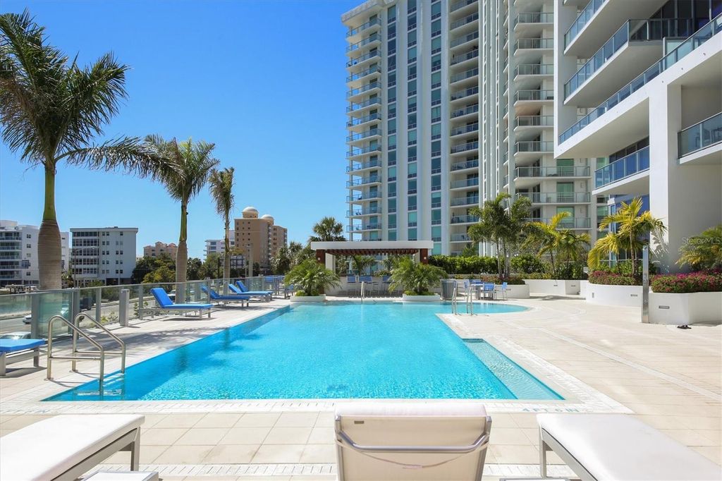 Image 31 of property listing at 1155 N GULFSTREAM AVENUE 802, Sarasota, FL 34236
