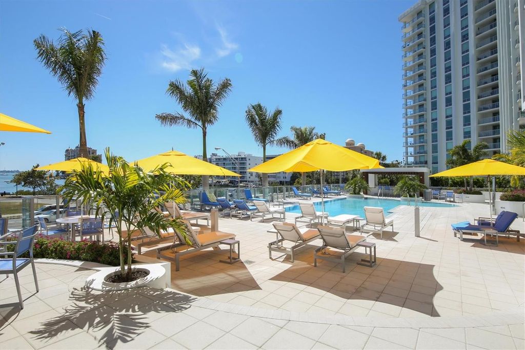 Image 32 of property listing at 1155 N GULFSTREAM AVENUE 802, Sarasota, FL 34236