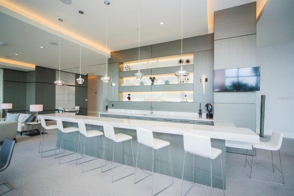 Image 39 of property listing at 1155 N GULFSTREAM AVENUE 802, Sarasota, FL 34236