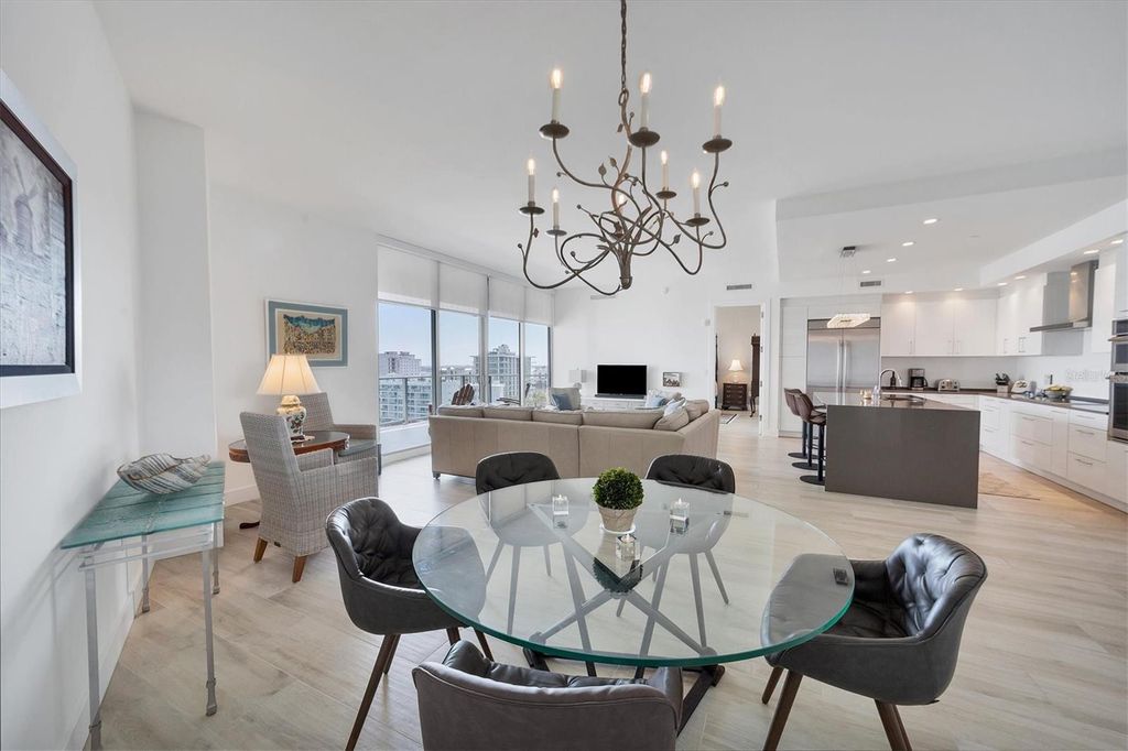 Image 8 of property listing at 1155 N GULFSTREAM AVENUE 802, Sarasota, FL 34236