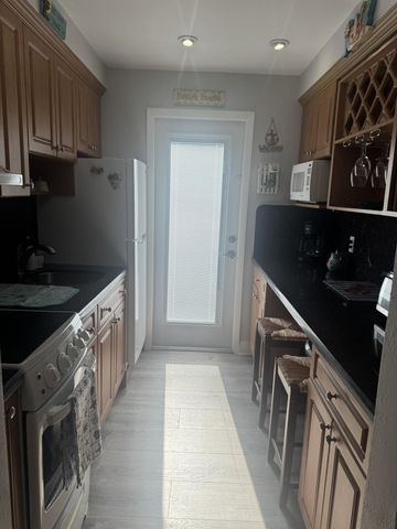 315 Van Buren Street 203b, Hollywood, FL 33019