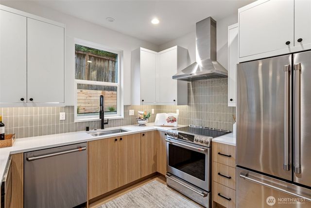 9513 132nd Avenue NE, Kirkland, WA 98033