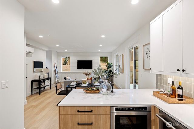 9513 132nd Avenue NE, Kirkland, WA 98033