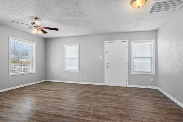 2118 Lee Avenue, Fort Worth, TX 76164