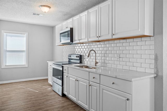 2118 Lee Avenue, Fort Worth, TX 76164