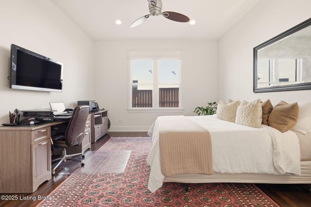 9205 Bergamot Dr, Prospect, KY 40059