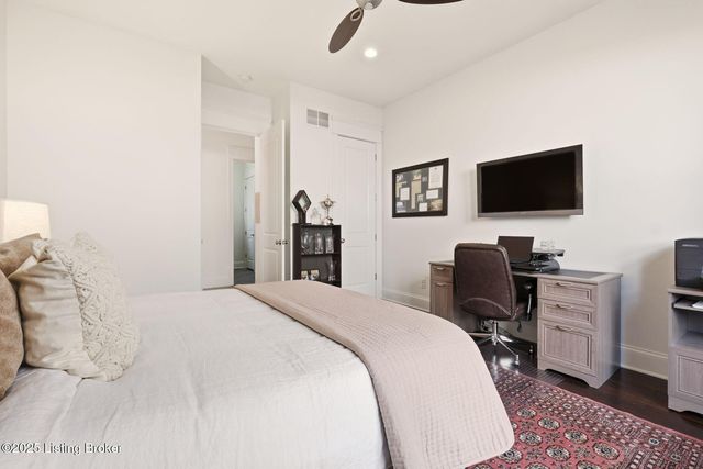 9205 Bergamot Dr, Prospect, KY 40059