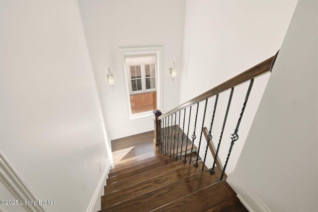 9205 Bergamot Dr, Prospect, KY 40059