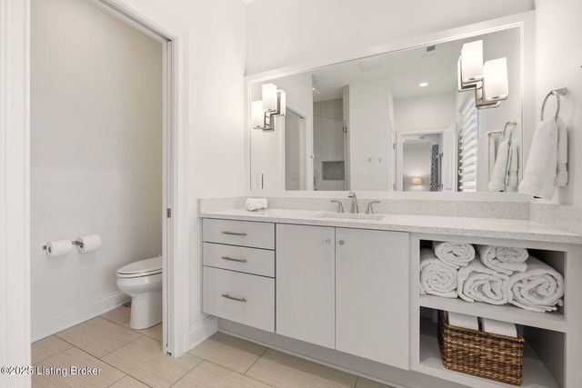 9205 Bergamot Dr, Prospect, KY 40059