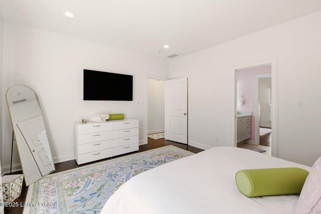 9205 Bergamot Dr, Prospect, KY 40059