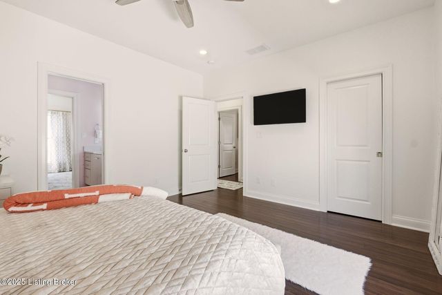 9205 Bergamot Dr, Prospect, KY 40059