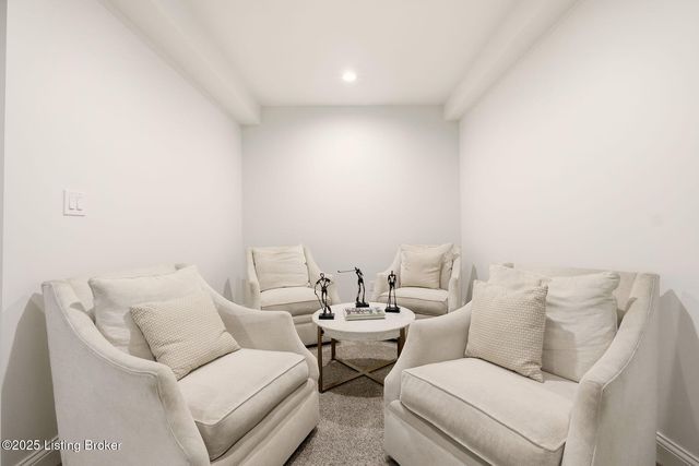 9205 Bergamot Dr, Prospect, KY 40059