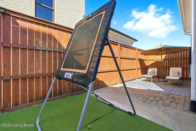 9205 Bergamot Dr, Prospect, KY 40059