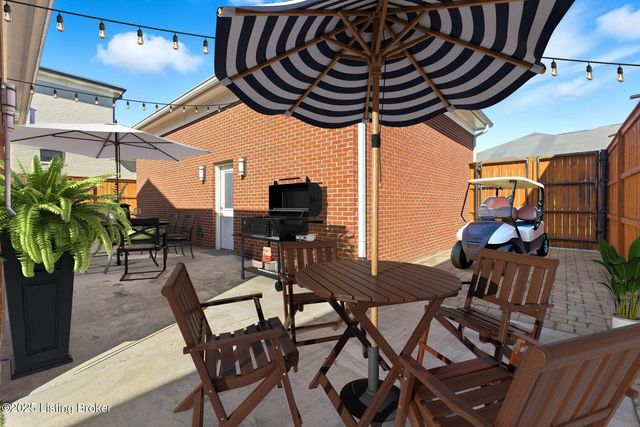 9205 Bergamot Dr, Prospect, KY 40059