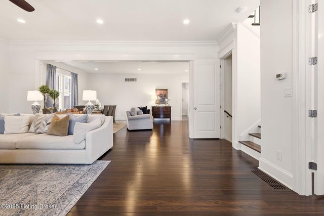 9205 Bergamot Dr, Prospect, KY 40059