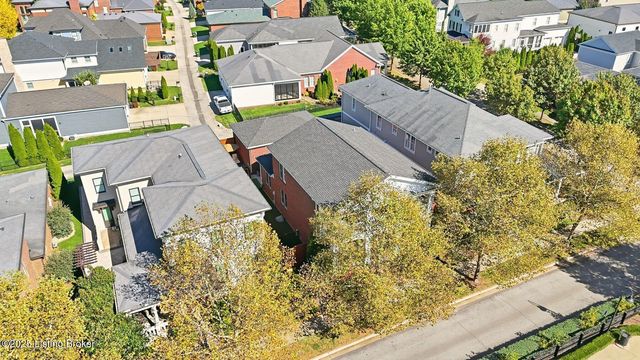 9205 Bergamot Dr, Prospect, KY 40059