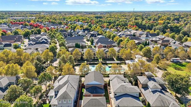 9205 Bergamot Dr, Prospect, KY 40059