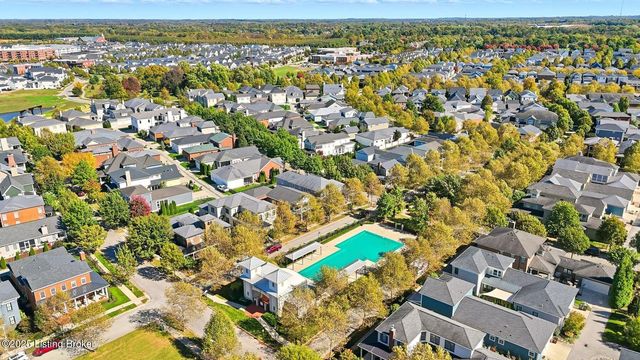 9205 Bergamot Dr, Prospect, KY 40059