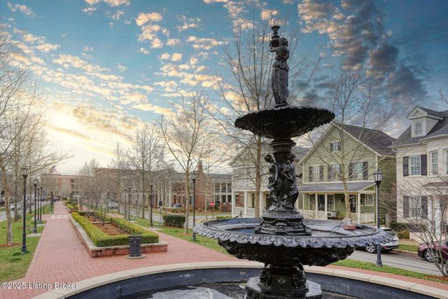 9205 Bergamot Dr, Prospect, KY 40059