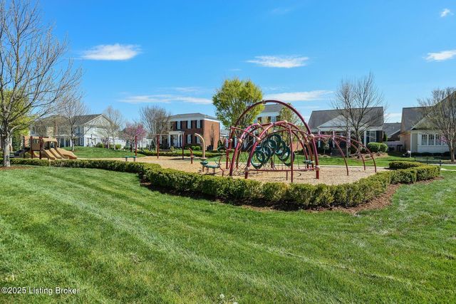 9205 Bergamot Dr, Prospect, KY 40059