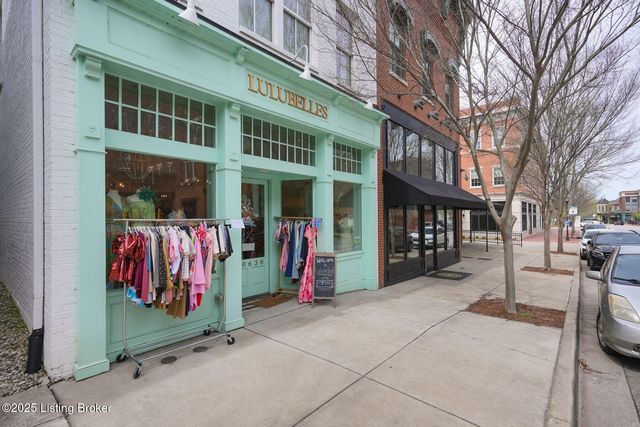 9205 Bergamot Dr, Prospect, KY 40059