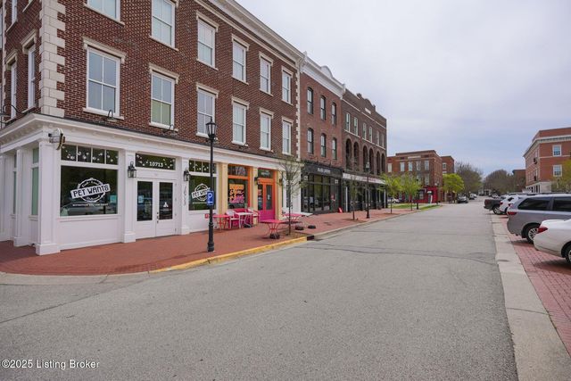 9205 Bergamot Dr, Prospect, KY 40059