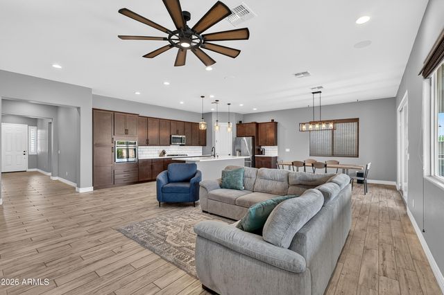 14139 W GRAY FOX Trail, Surprise, AZ 85387