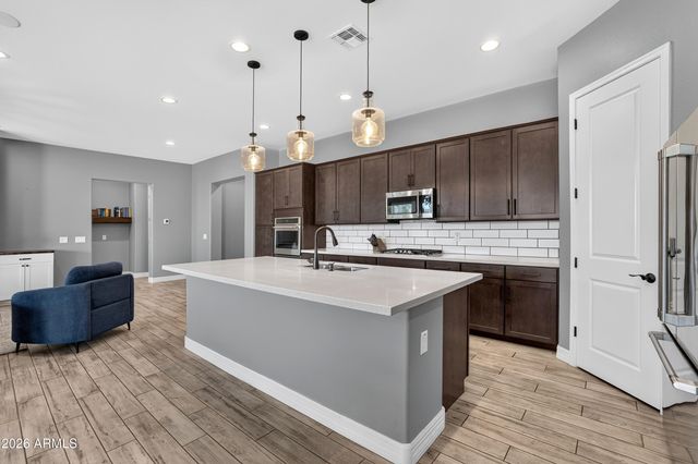 14139 W GRAY FOX Trail, Surprise, AZ 85387
