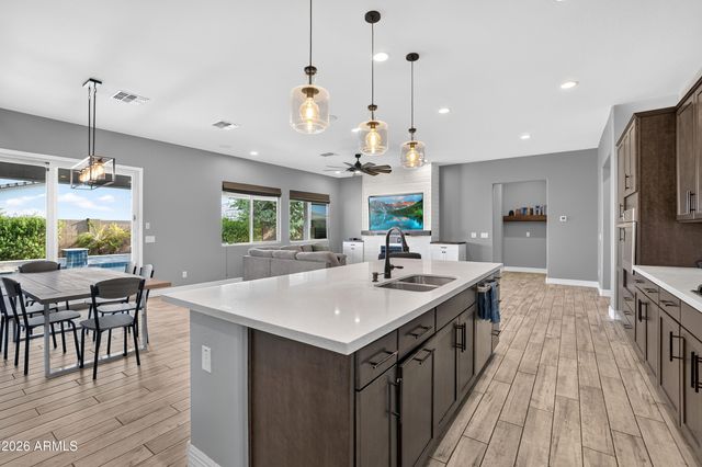 14139 W GRAY FOX Trail, Surprise, AZ 85387