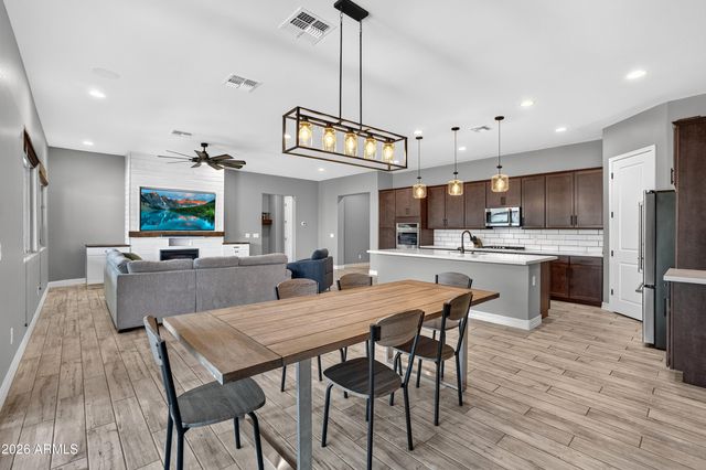 14139 W GRAY FOX Trail, Surprise, AZ 85387