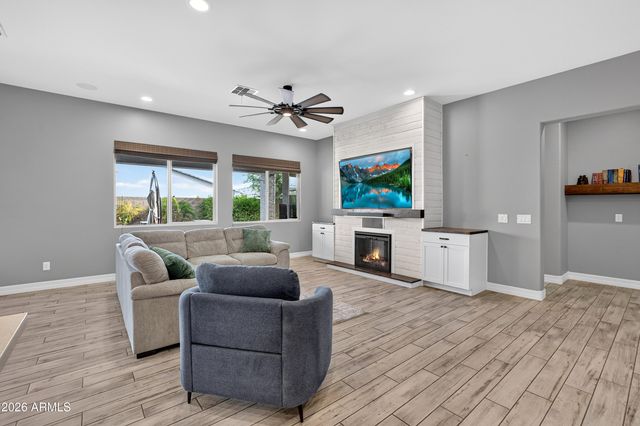 14139 W GRAY FOX Trail, Surprise, AZ 85387