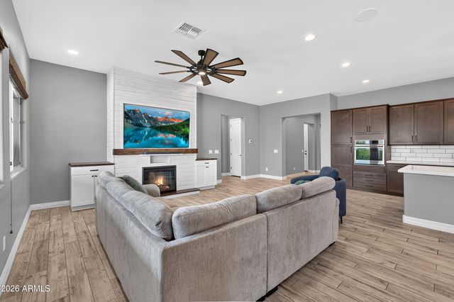 14139 W GRAY FOX Trail, Surprise, AZ 85387