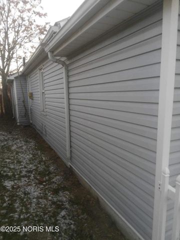 2433 Paradise Avenue, Toledo, OH 43613