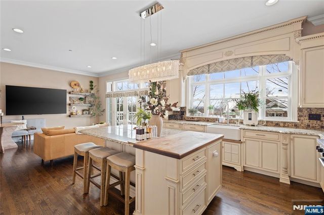 803 Heights Lane, Tenafly, NJ 07670