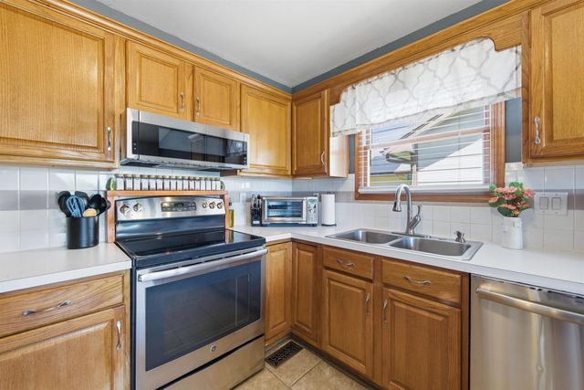1918 N Stoney Point, Wichita, KS 67212